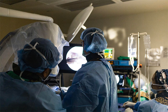 Dr. Hommen's hip arthroscopy team